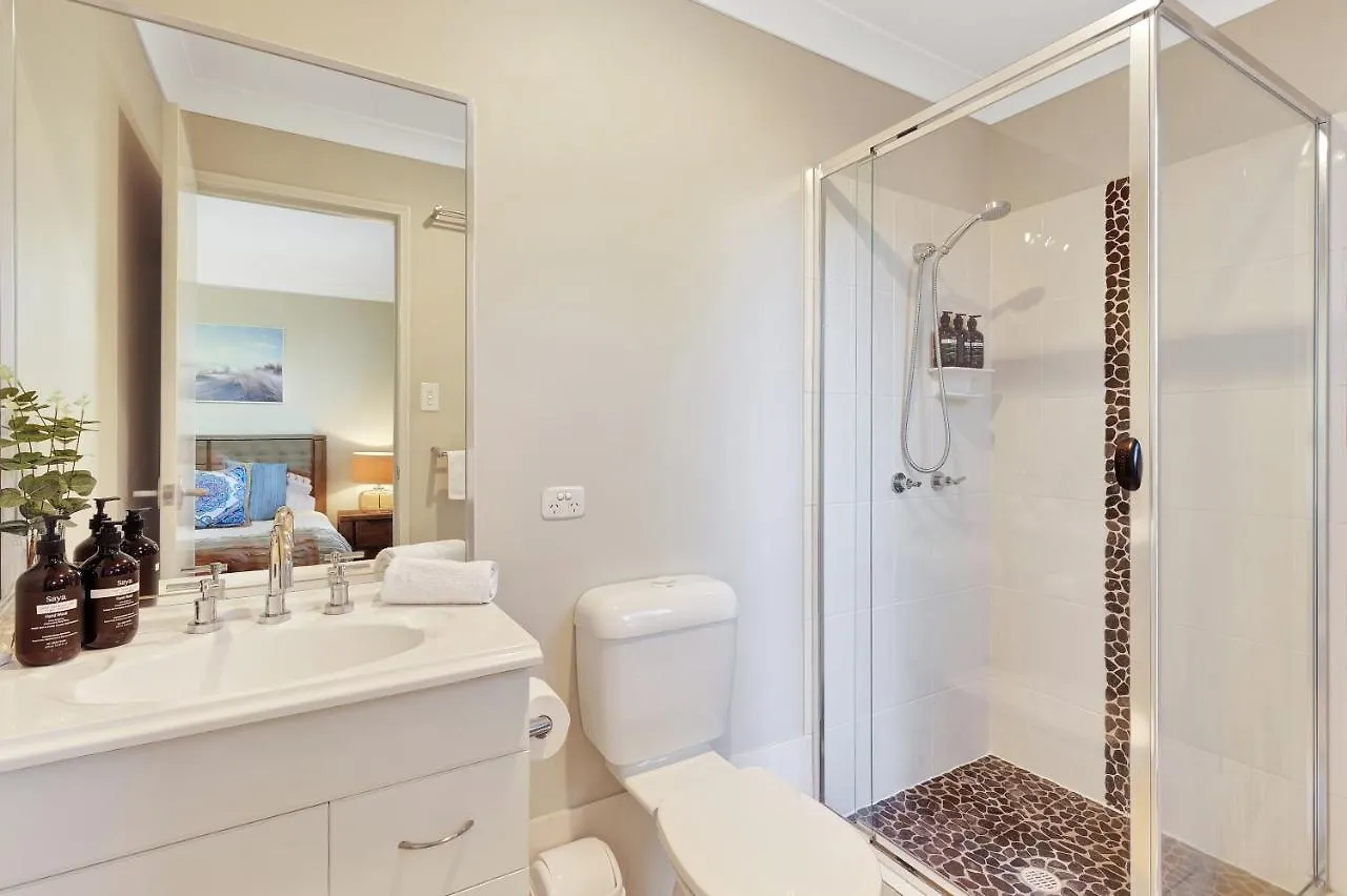 Pet Friendly 5 Bedroom Family Home W Pool At Caloundra Caloundra West Semesterbostad