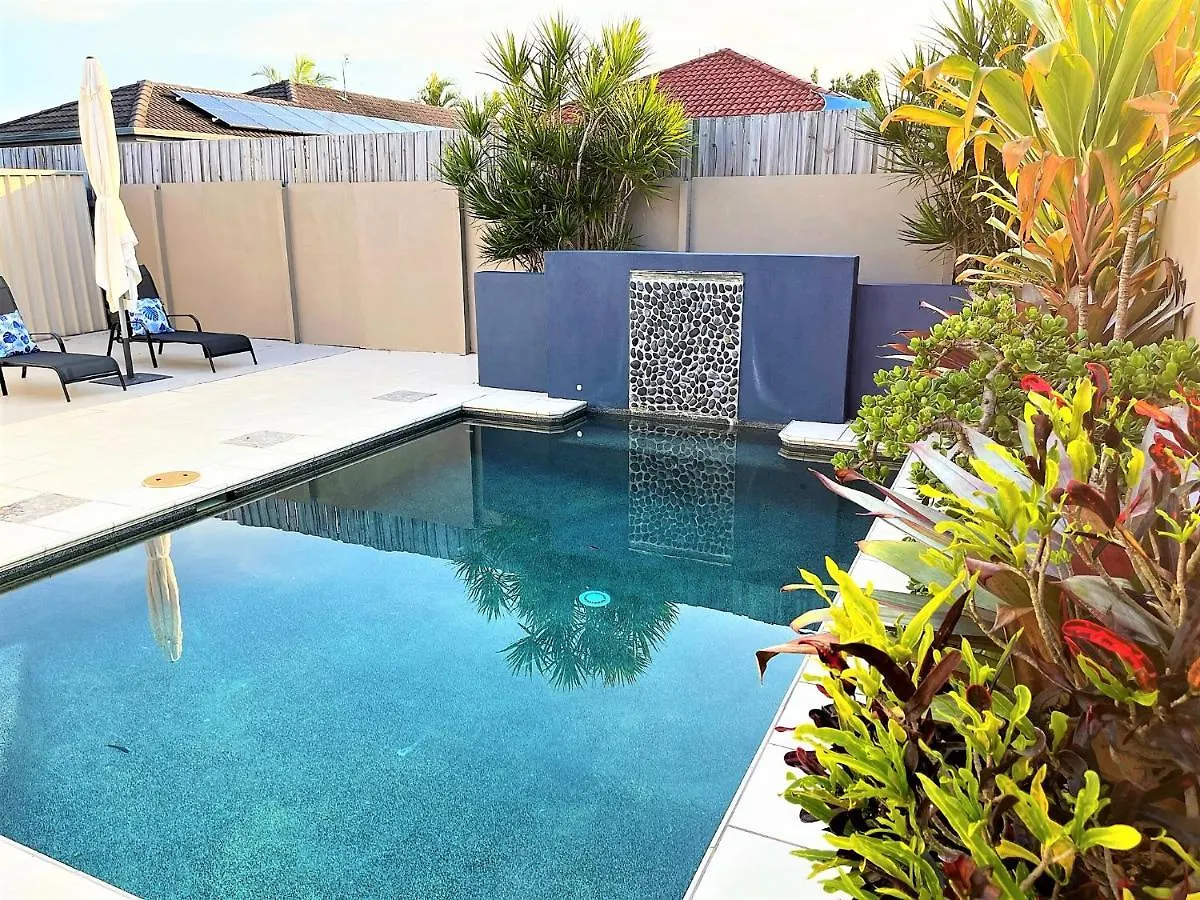 Pet Friendly 5 Bedroom Family Home W Pool At Caloundra Caloundra West Дом отдыха