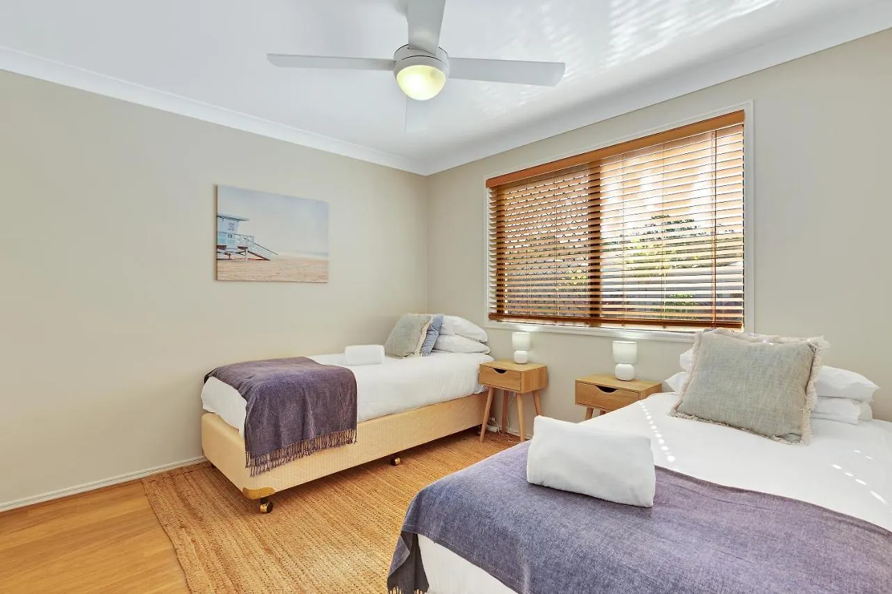 Pet Friendly 5 Bedroom Family Home W Pool At Caloundra Caloundra West