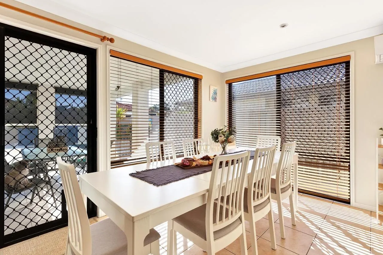 Pet Friendly 5 Bedroom Family Home W Pool At Caloundra Caloundra West Австралия