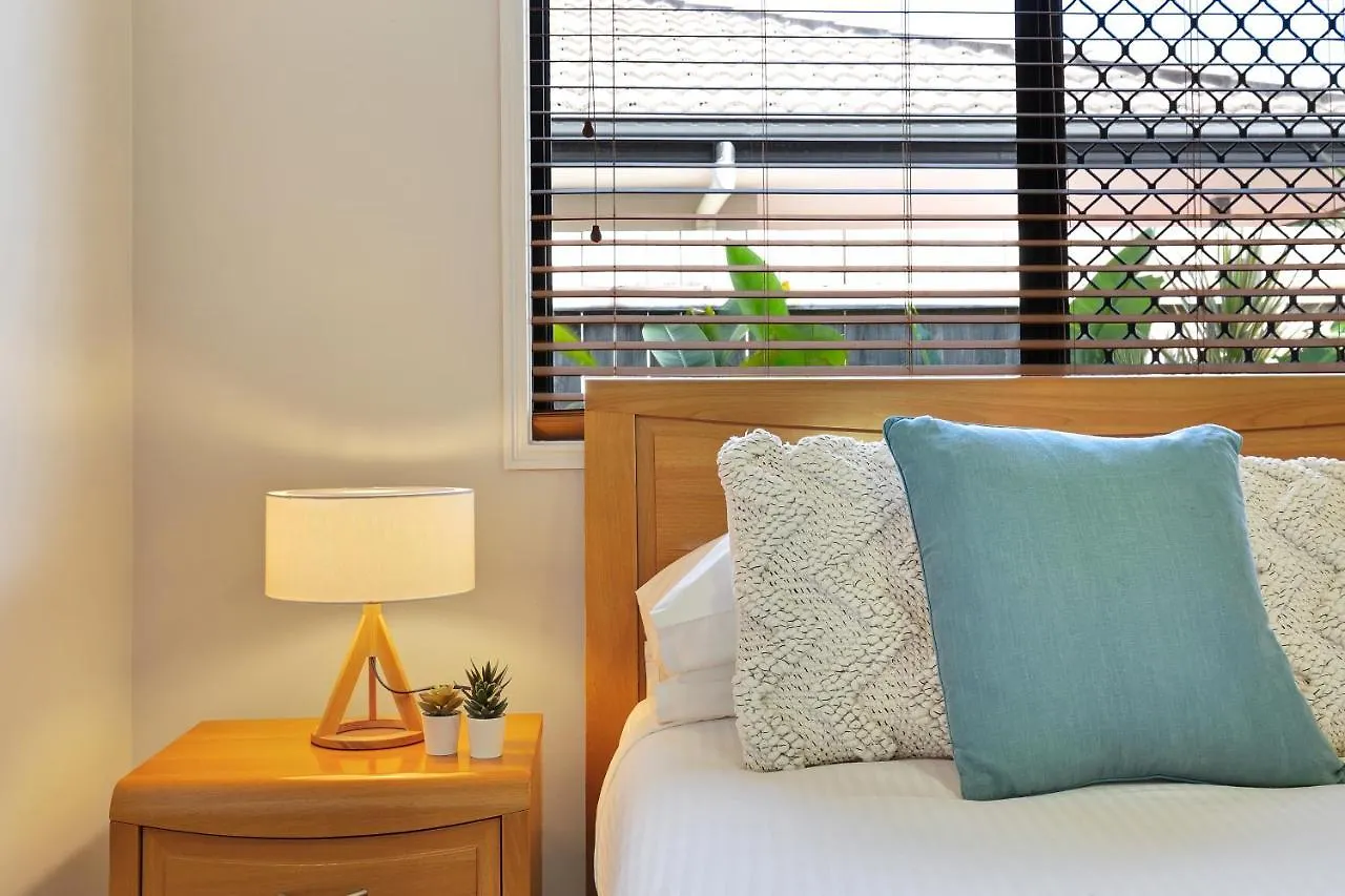 Pet Friendly 5 Bedroom Family Home W Pool At Caloundra Caloundra West 0*,  Австралия